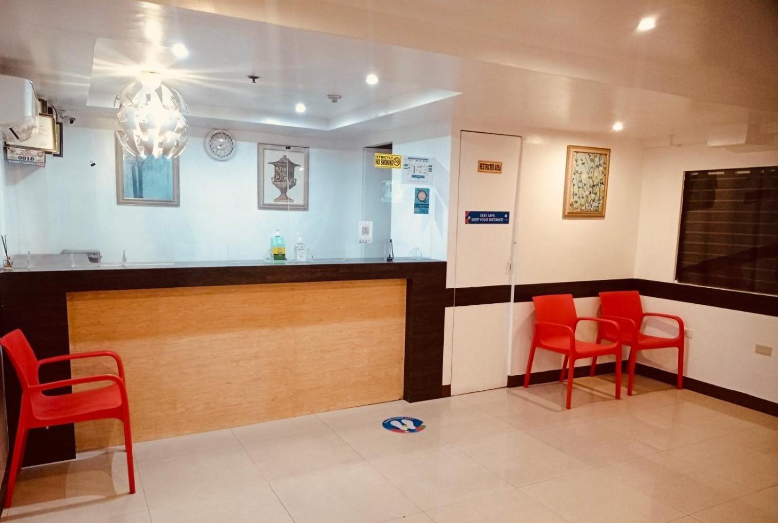 Oyo 888 City Stay Inns Fortview Bgc Pasig City Esterno foto